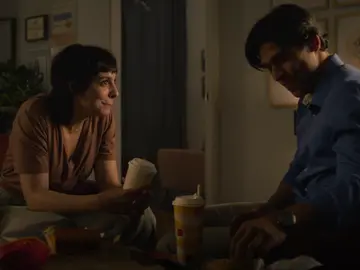 Miradas cómplices y mucha conexión en la cena de Esteban y Marta Miradas cómplices y mucha conexión en la cena de Esteban y Marta