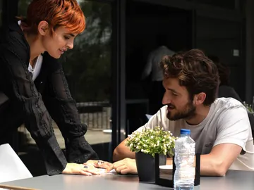 El primer encuentro entre Raúl y Marta El primer encuentro entre Raúl y Marta