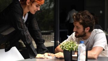 El primer encuentro entre Ra&uacute;l y Marta