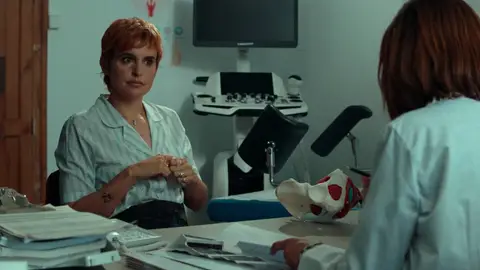 Marta acude a consulta médica Marta acude a consulta médica