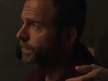 Mario y Carlos hablando sobre Nina Mario y Carlos hablando sobre Nina