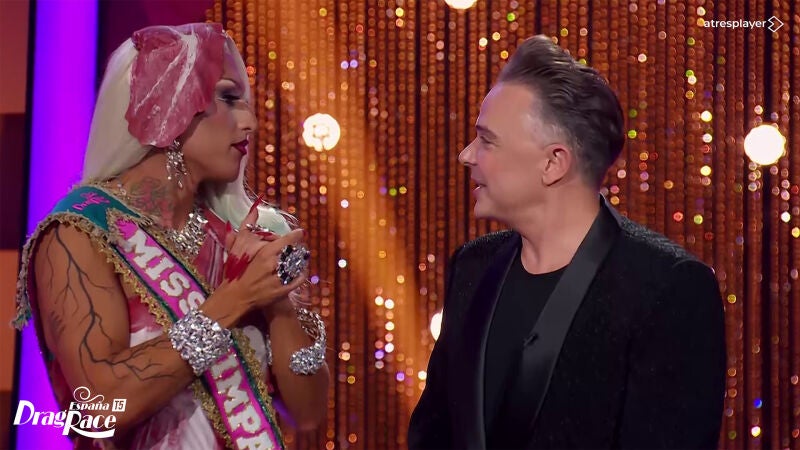 Dita Dubois pasa a Nori el legado de Miss Simpatía de la temporada 5 de Drag Race España