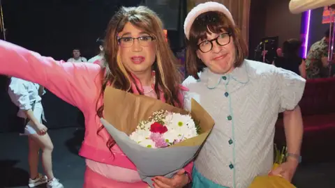 Anibal Gómez y Joaquín Reyes en el making of de Rafaela y su loco mundo Anibal Gómez y Joaquín Reyes en el making of de Rafaela y su loco mundo