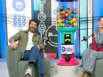 Arturo Valls y Maya Pixelskaya en Una vuelta más Arturo Valls y Maya Pixelskaya en Una vuelta más