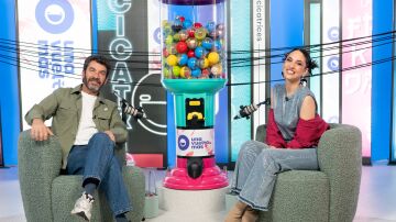 Arturo Valls y Maya Pixelskaya en Una vuelta m&aacute;s