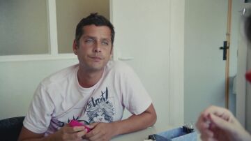  Eduardo Casanova rompe su silencio y revela que vive con VIH en Sidosa: &ldquo;Esto es una necesidad&rdquo;
