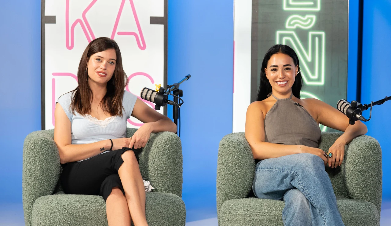 Marina Baeza y Carla Flila en Una vuelta más